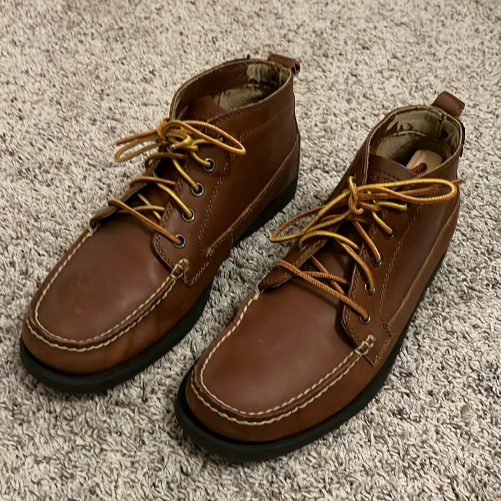 Men’s brown leather chukka boots 10.5